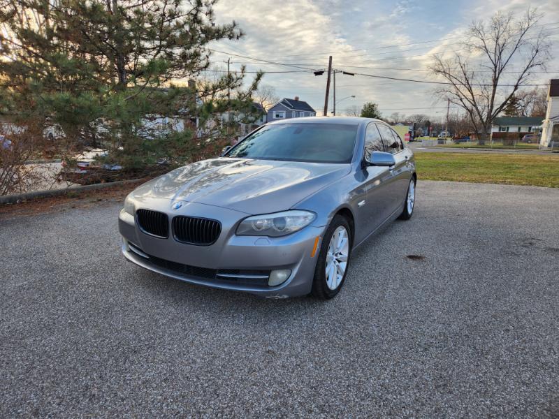 BMW 5-Series 528i 2011
