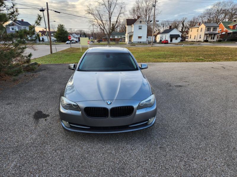 BMW 5-Series 528i 2011