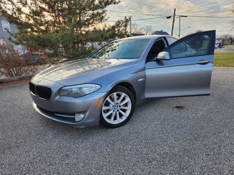 BMW 5-Series 528i 2011
