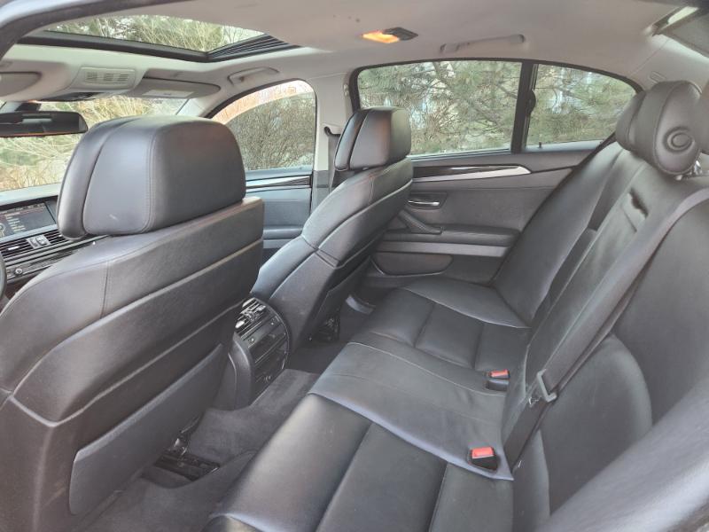 BMW 5-Series 528i 2011