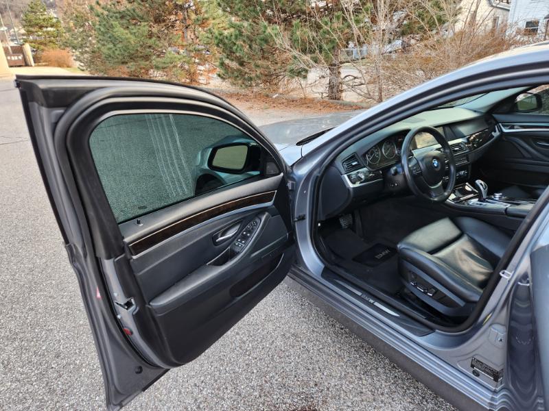 BMW 5-Series 528i 2011