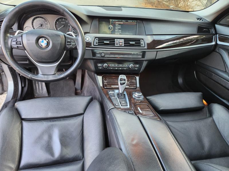 BMW 5-Series 528i 2011