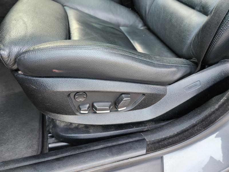 BMW 5-Series 528i 2011