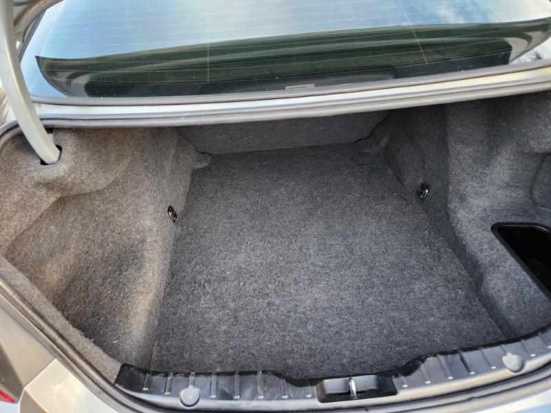 BMW 5-Series 528i 2011