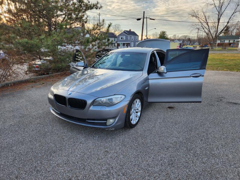 BMW 5-Series 528i 2011