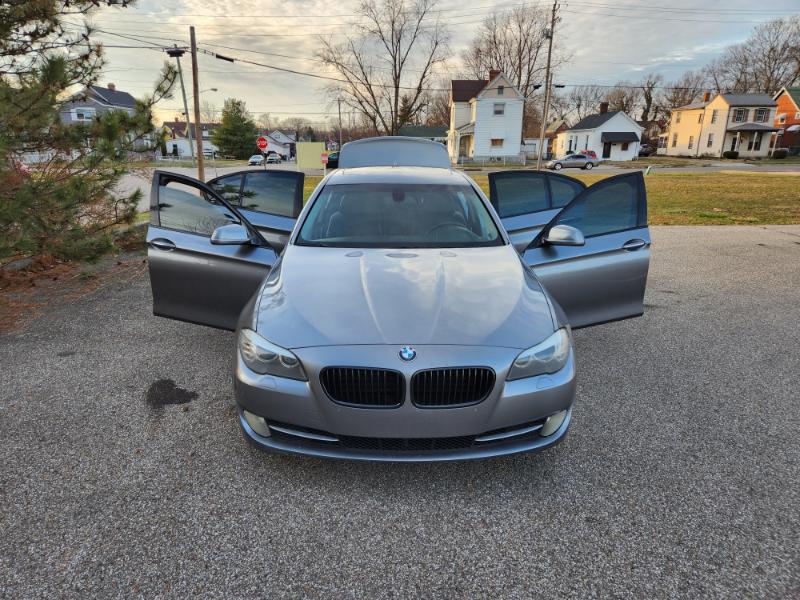 BMW 5-Series 528i 2011