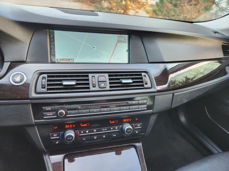 BMW 5-Series 528i 2011