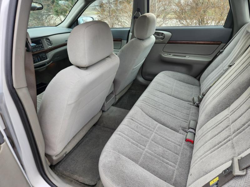 Chevrolet Impala Base 2004