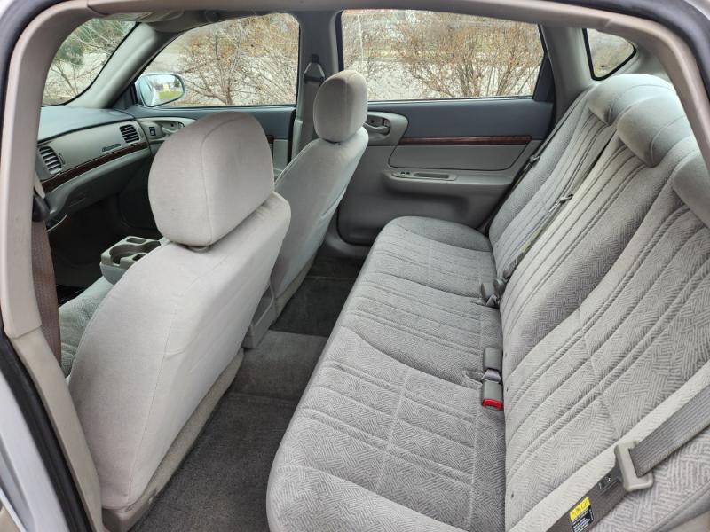 Chevrolet Impala Base 2004