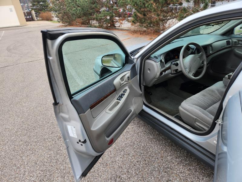 Chevrolet Impala Base 2004