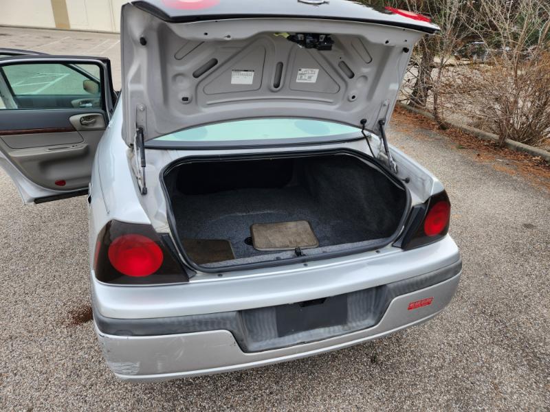 Chevrolet Impala Base 2004