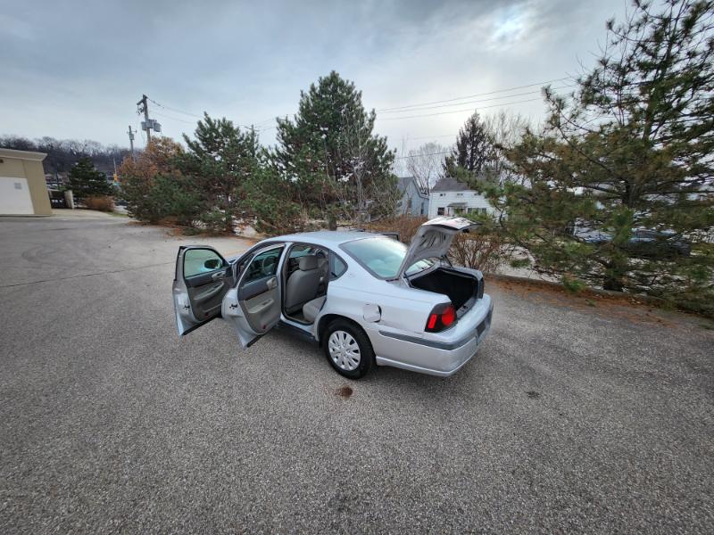 Chevrolet Impala Base 2004