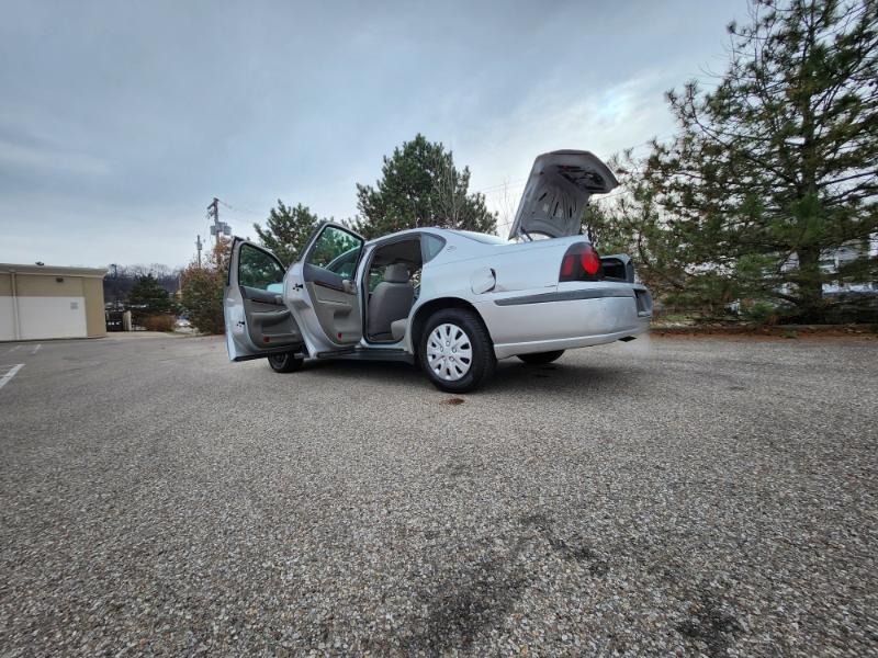 Chevrolet Impala Base 2004