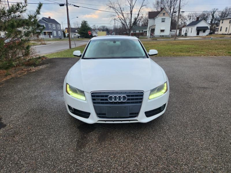 Audi A5 Coupe 2.0T quattro Tiptronic 2011