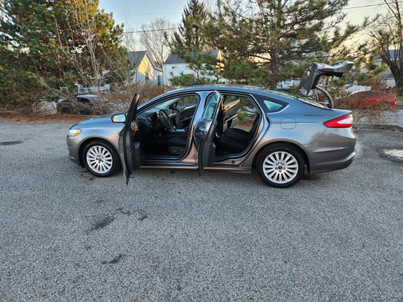 Ford Fusion Hybrid SE 2014