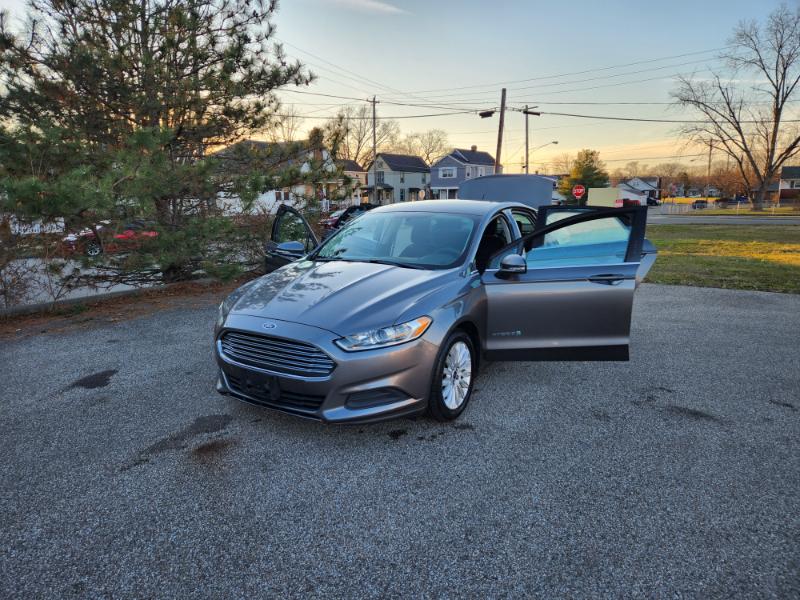 Ford Fusion Hybrid SE 2014