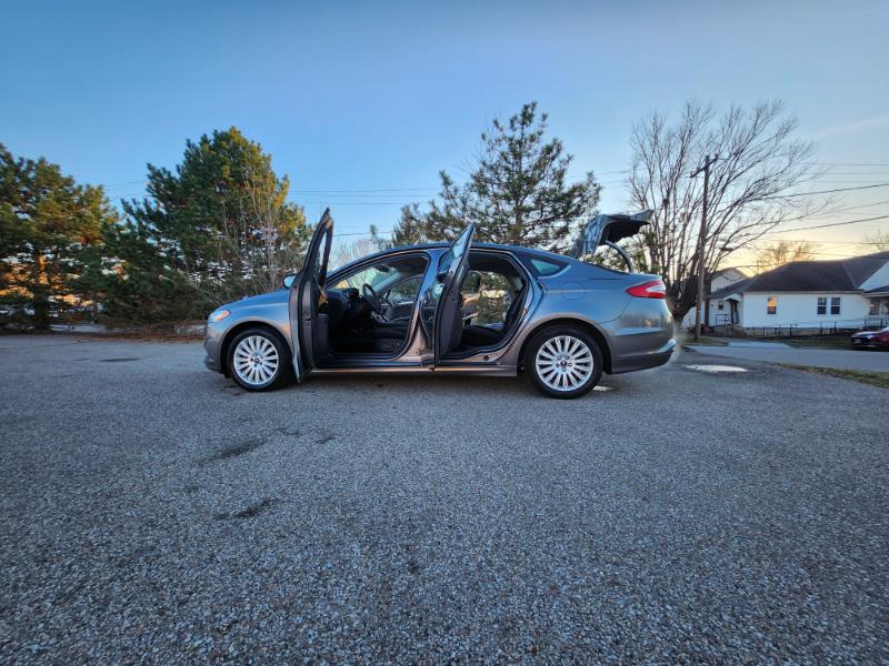 Ford Fusion Hybrid SE 2014