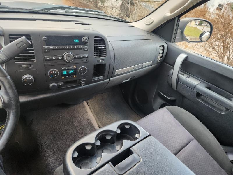 Chevrolet Silverado 1500 LT Crew Cab 4WD 2011