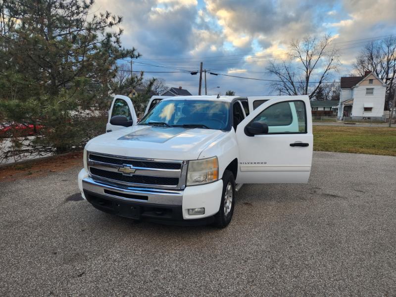 Chevrolet Silverado 1500 LT Crew Cab 4WD 2011
