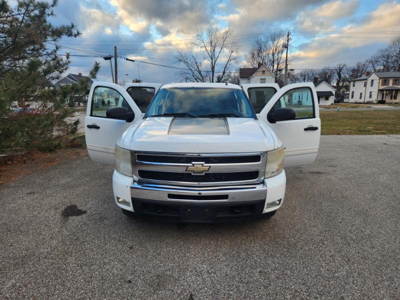 Chevrolet Silverado 1500 LT Crew Cab 4WD 2011