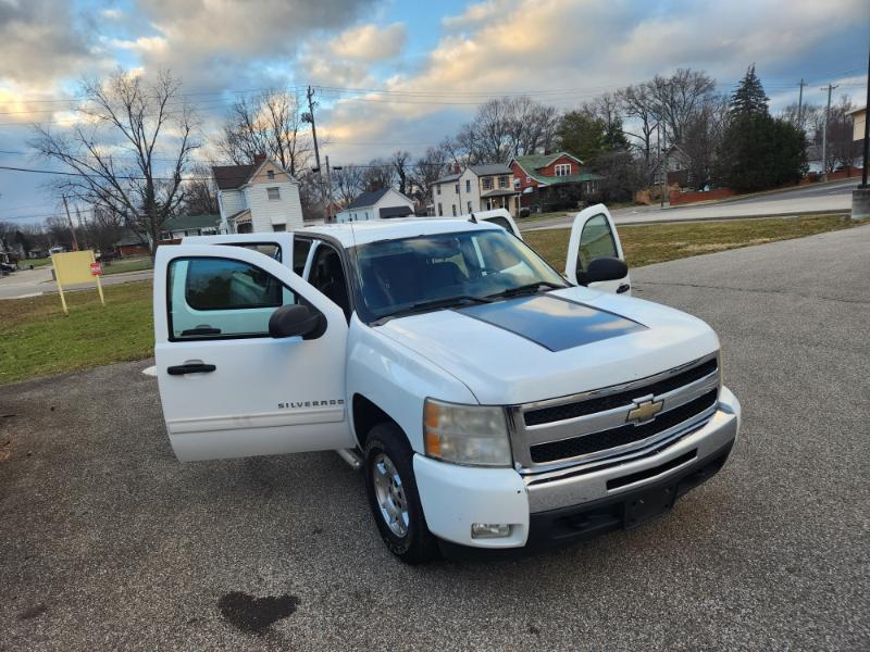 Chevrolet Silverado 1500 LT Crew Cab 4WD 2011
