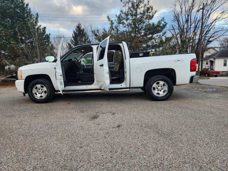 Chevrolet Silverado 1500 LT Crew Cab 4WD 2011