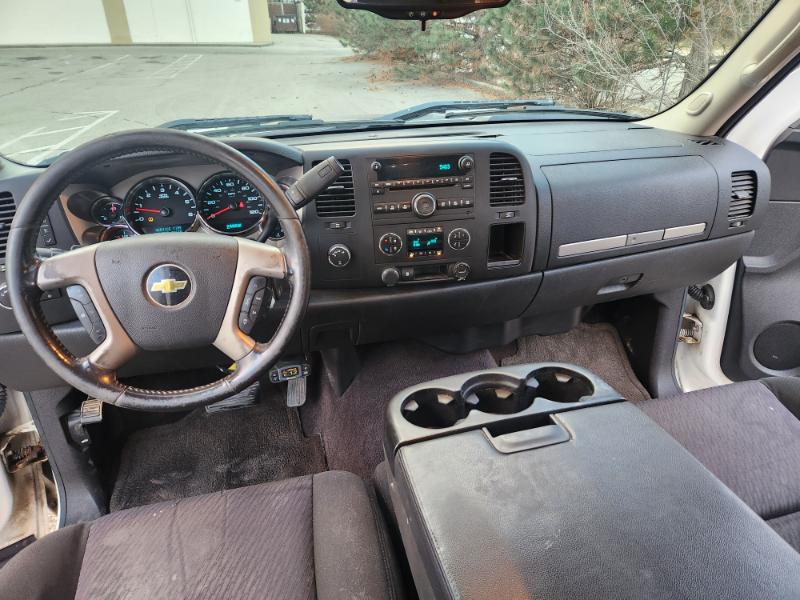 Chevrolet Silverado 1500 LT Crew Cab 4WD 2011