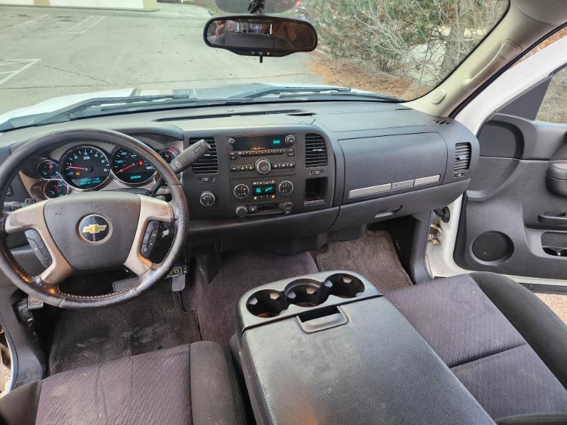 Chevrolet Silverado 1500 LT Crew Cab 4WD 2011