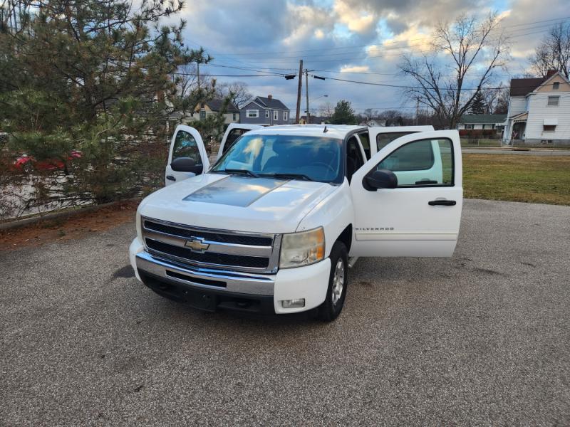 Chevrolet Silverado 1500 LT Crew Cab 4WD 2011