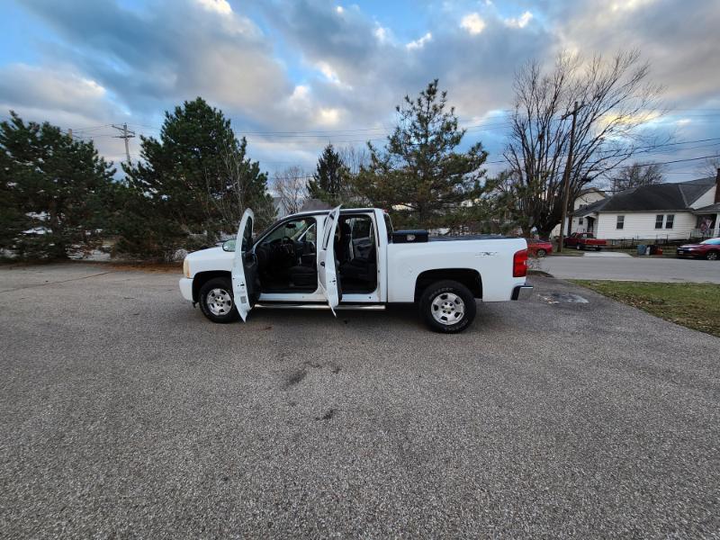 Chevrolet Silverado 1500 LT Crew Cab 4WD 2011