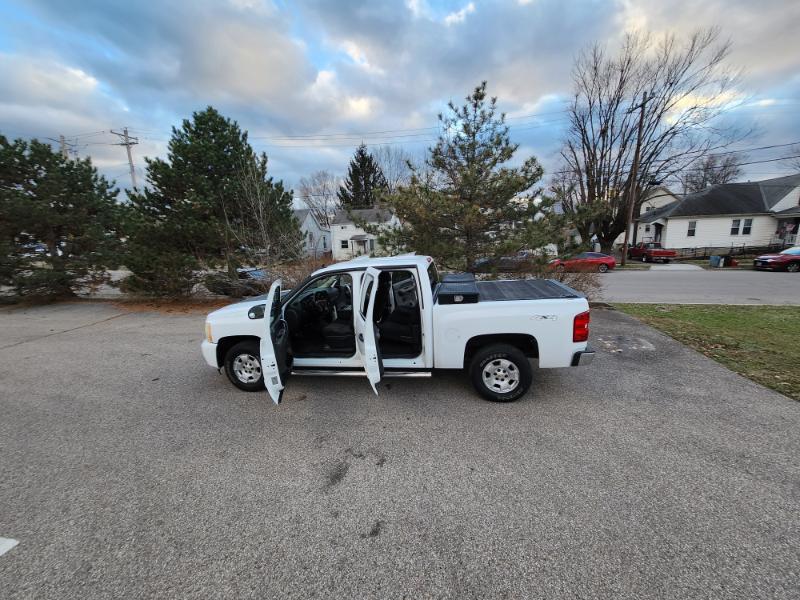 Chevrolet Silverado 1500 LT Crew Cab 4WD 2011