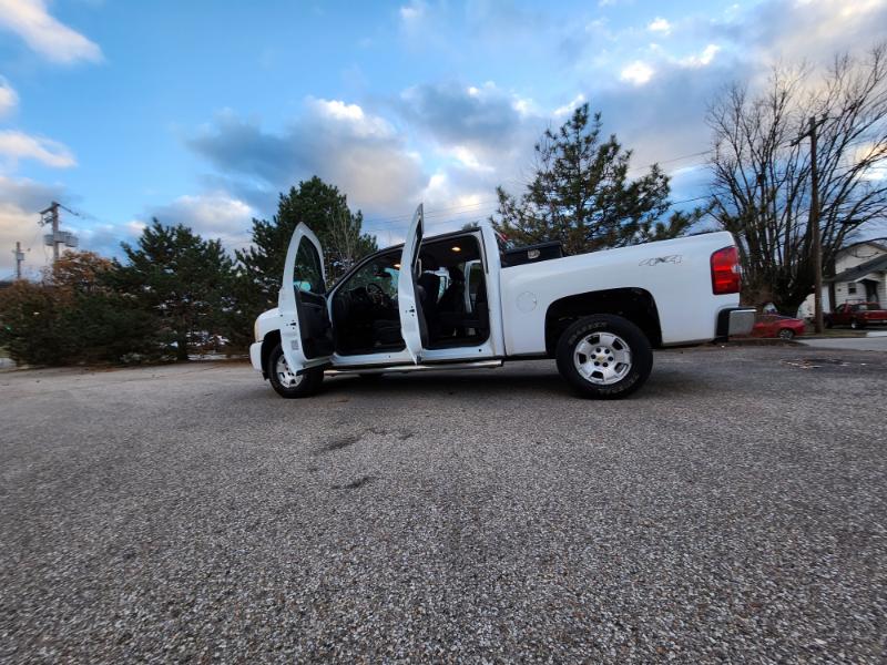 Chevrolet Silverado 1500 LT Crew Cab 4WD 2011
