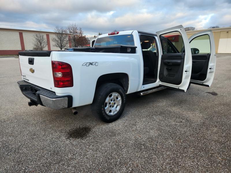 Chevrolet Silverado 1500 LT Crew Cab 4WD 2011