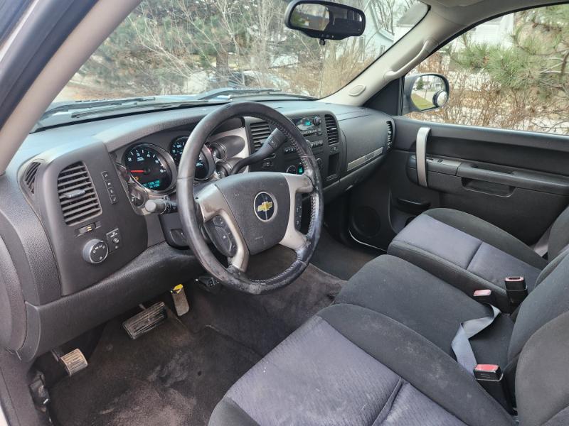 Chevrolet Silverado 1500 LT Crew Cab 4WD 2011