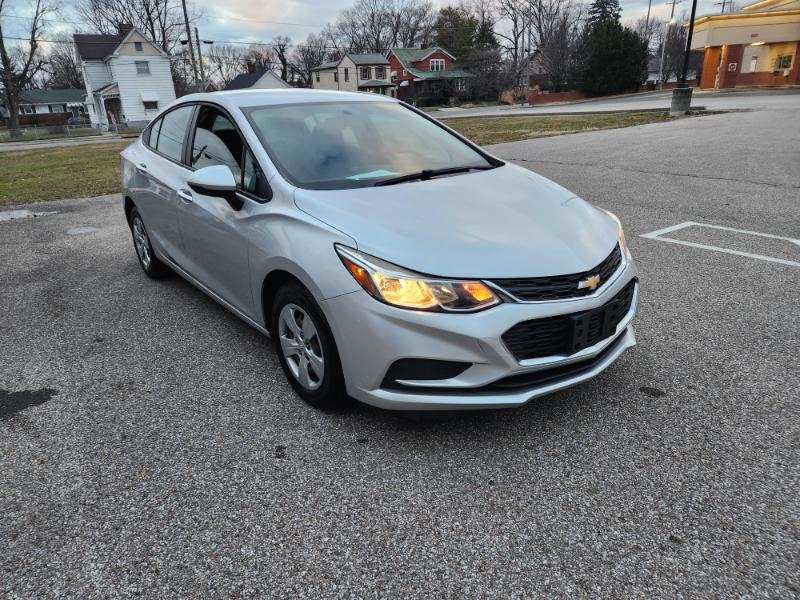 Chevrolet Cruze LS 6M 2018