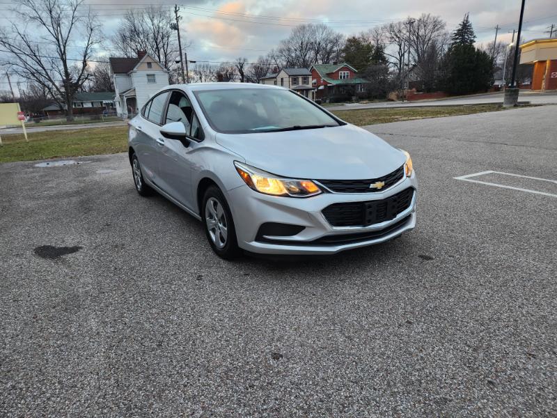 Chevrolet Cruze LS 6M 2018