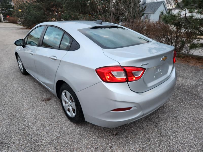 Chevrolet Cruze LS 6M 2018