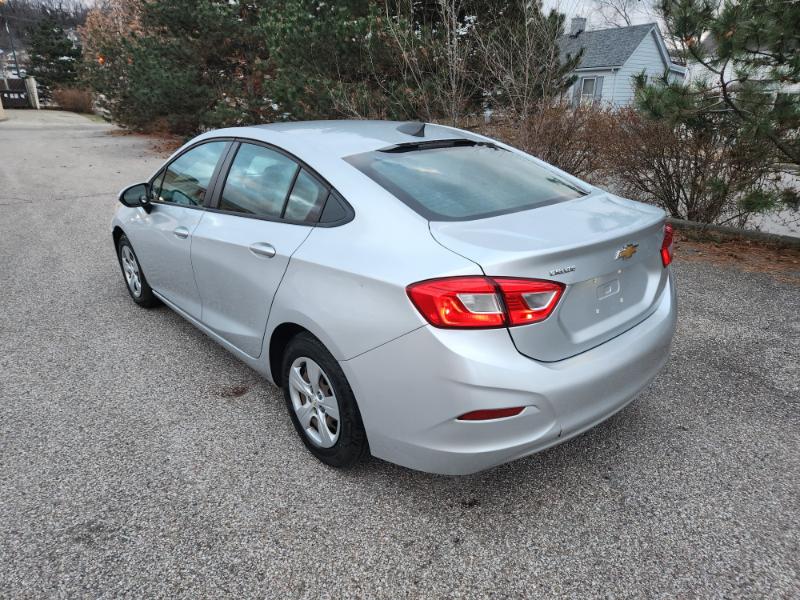 Chevrolet Cruze LS 6M 2018
