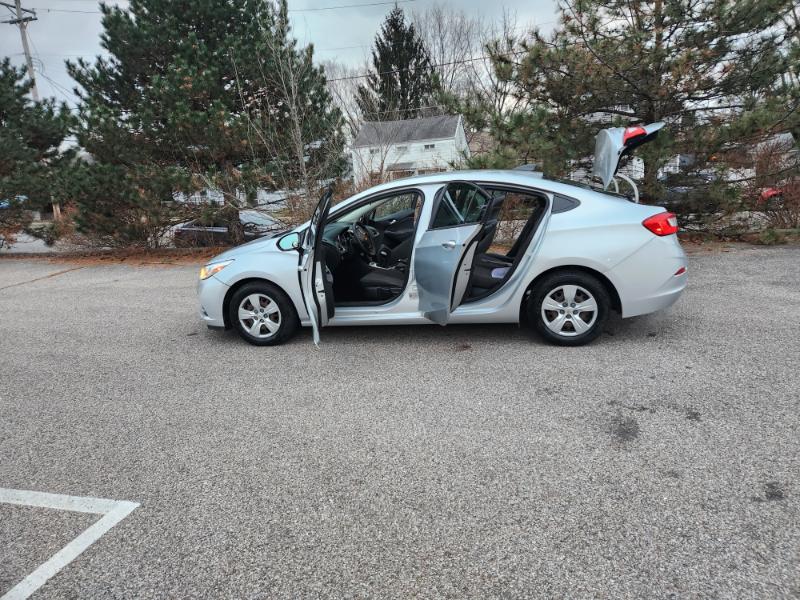 Chevrolet Cruze LS 6M 2018