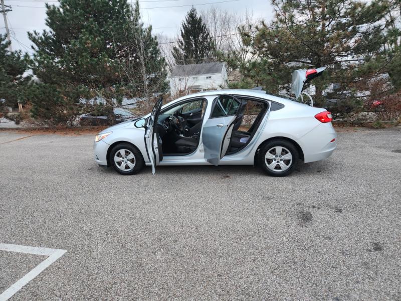 Chevrolet Cruze LS 6M 2018