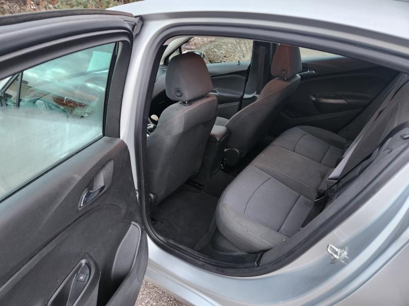 Chevrolet Cruze LS 6M 2018