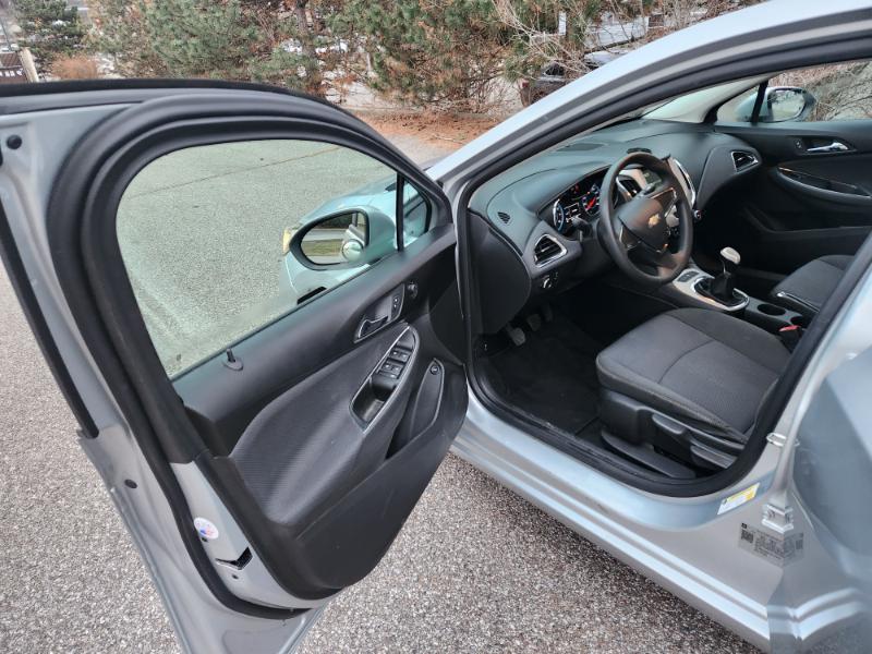 Chevrolet Cruze LS 6M 2018