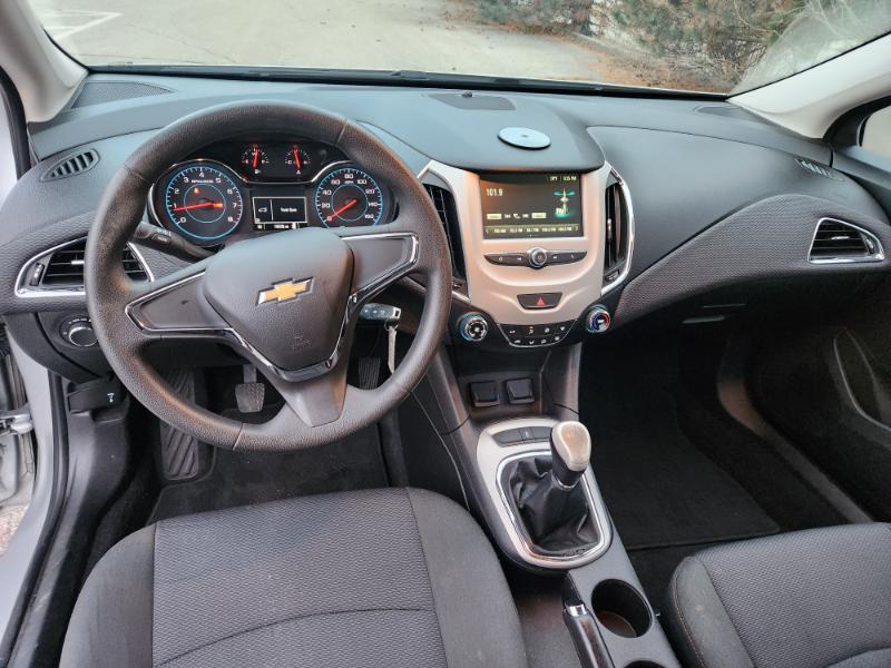 Chevrolet Cruze LS 6M 2018