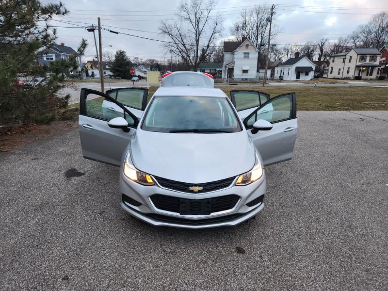 Chevrolet Cruze LS 6M 2018