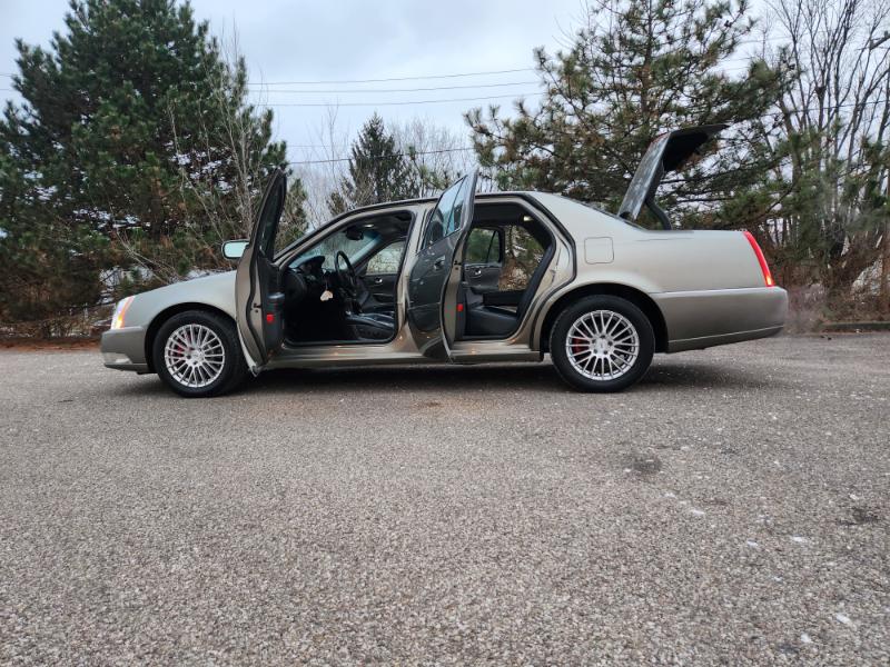 Cadillac DTS Luxury 2011