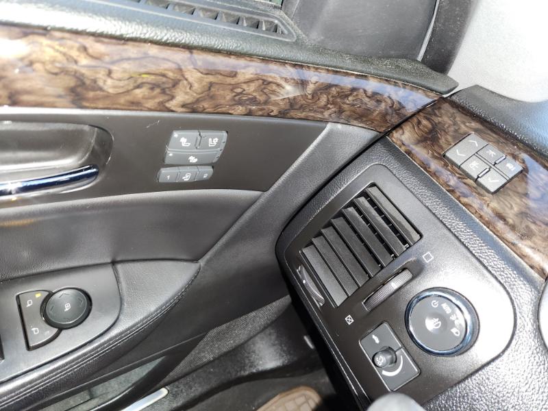 Cadillac DTS Luxury 2011