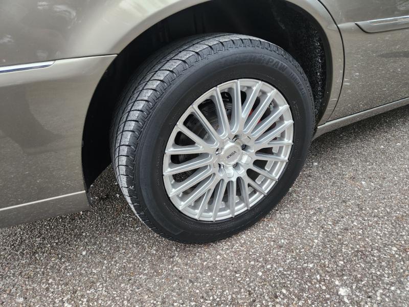 Cadillac DTS Luxury 2011