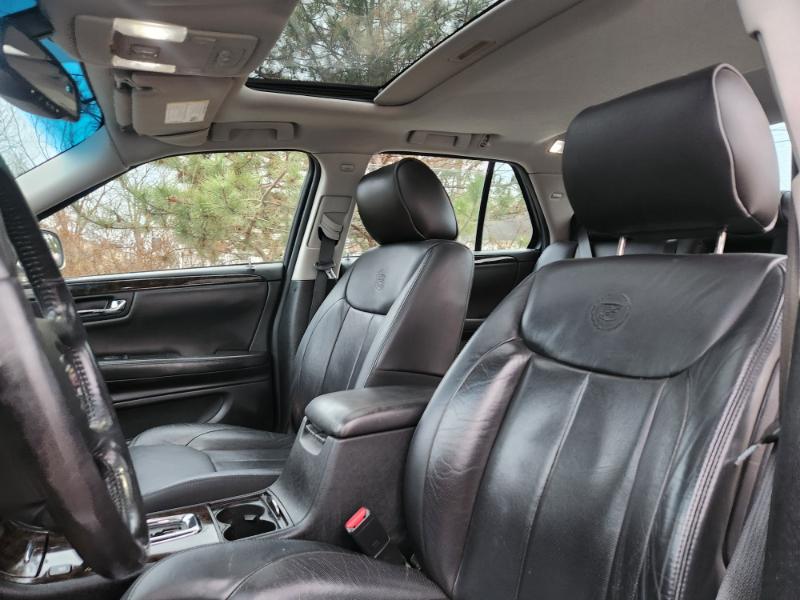 Cadillac DTS Luxury 2011