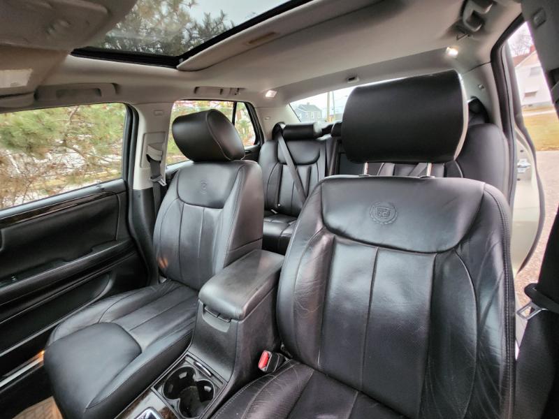 Cadillac DTS Luxury 2011