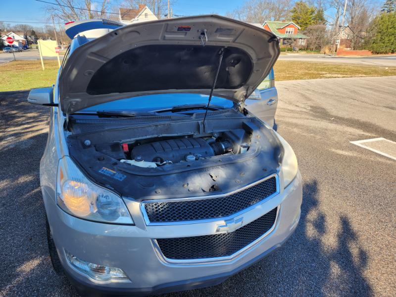 Chevrolet Traverse 2LT AWD 2011